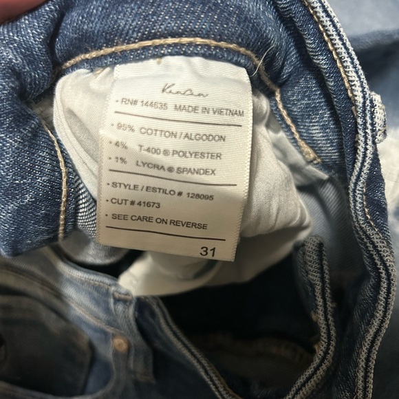 NWOT! KanCan Distressed Boyfriend Jeans size 31 - Picture 4 of 5